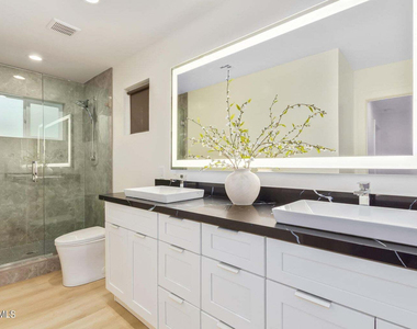 3005 N 81st Place - Photo Thumbnail 25