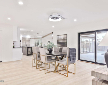 3005 N 81st Place - Photo Thumbnail 4