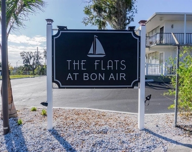 515 Bon Air Street - Photo Thumbnail 1