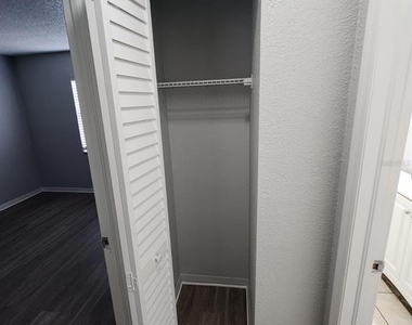 9530 Lynn Lane - Photo Thumbnail 7