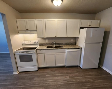 9530 Lynn Lane - Photo Thumbnail 3