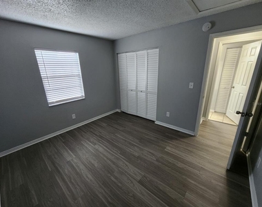 9530 Lynn Lane - Photo Thumbnail 9