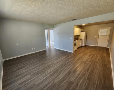 9530 Lynn Lane - Photo Thumbnail 2