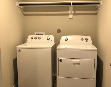 9827 Laurel Lake Street - Photo Thumbnail 7