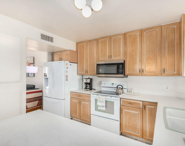220 N 22nd Place - Photo Thumbnail 20
