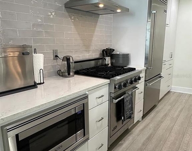 1208 E Kennedy Boulevard - Photo Thumbnail 6