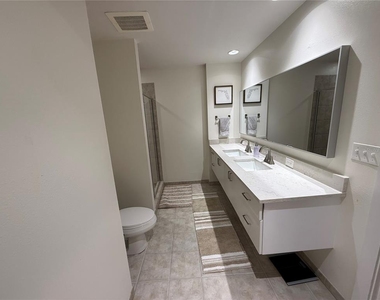 1208 E Kennedy Boulevard - Photo Thumbnail 12