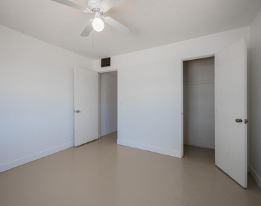 2449 E Fairmount Avenue - Photo Thumbnail 19