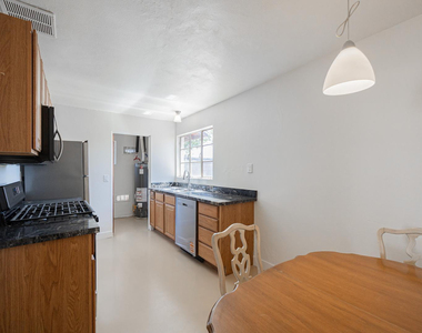 2449 E Fairmount Avenue - Photo Thumbnail 6