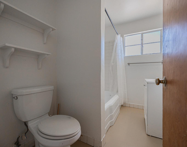 2449 E Fairmount Avenue - Photo Thumbnail 16