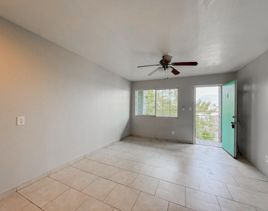 909 E Roosevelt Street - Photo Thumbnail 7