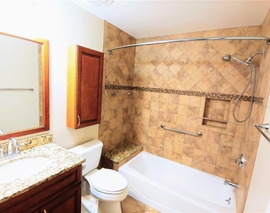 2006 Hampstead Circle - Photo Thumbnail 12