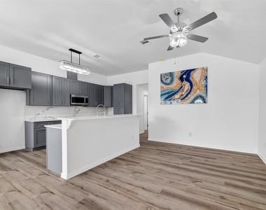 7725 Hoffman Street - Photo Thumbnail 7