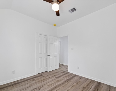 7725 Hoffman Street - Photo Thumbnail 39