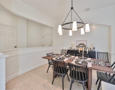 602 Saxony Boulevard - Photo Thumbnail 14