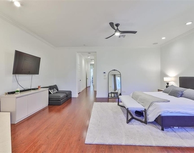 602 Saxony Boulevard - Photo Thumbnail 20