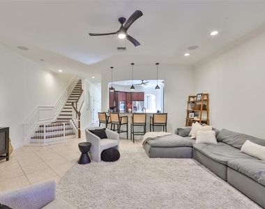 602 Saxony Boulevard - Photo Thumbnail 1