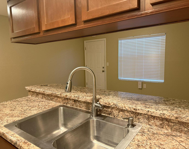 461 W Holmes Avenue - Photo Thumbnail 10