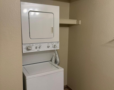 461 W Holmes Avenue - Photo Thumbnail 9