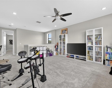 2905 Hilliard Drive - Photo Thumbnail 34