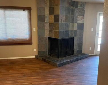1600 E Laguna - Photo Thumbnail 10