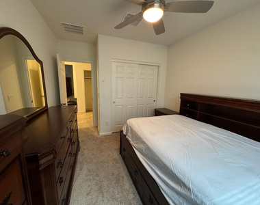 36825 N Yellowstone Drive - Photo Thumbnail 4