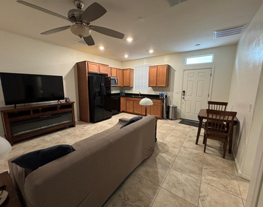 36825 N Yellowstone Drive - Photo Thumbnail 10
