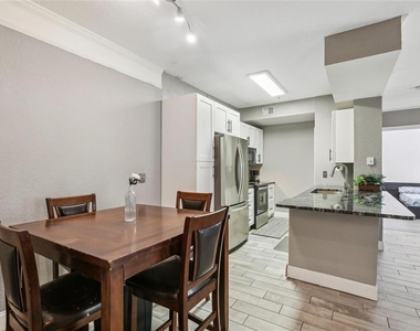 17104 Carrington Park Drive - Photo Thumbnail 5