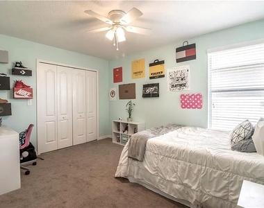 11322 Hascroft Forest Court - Photo Thumbnail 12