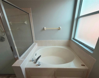 10327 Goldenbrook Way - Photo Thumbnail 15