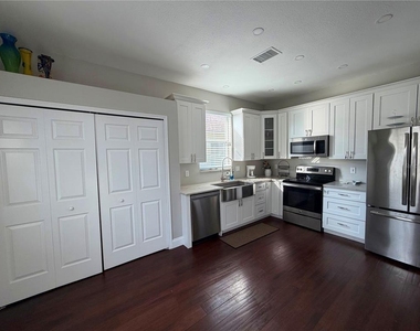 10327 Goldenbrook Way - Photo Thumbnail 7