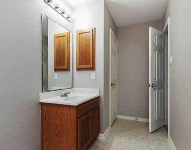 20738 Fair Castle Drive - Photo Thumbnail 25
