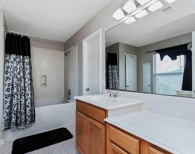 20738 Fair Castle Drive - Photo Thumbnail 36