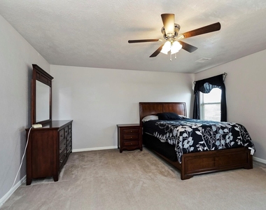 20738 Fair Castle Drive - Photo Thumbnail 32