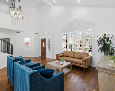12955 E Mercer Lane - Photo Thumbnail 4