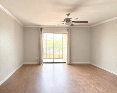 10110 Forum West Drive - Photo Thumbnail 2