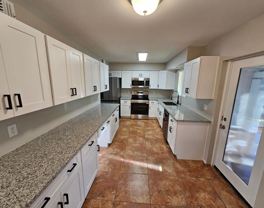 8702 W Pinnacle Peak Road - Photo Thumbnail 4