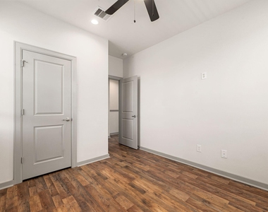 725 N Emile Street - Photo Thumbnail 25