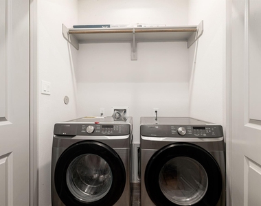 725 N Emile Street - Photo Thumbnail 27