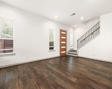 725 N Emile Street - Photo Thumbnail 9