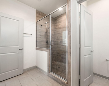725 N Emile Street - Photo Thumbnail 20