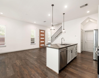 725 N Emile Street - Photo Thumbnail 14