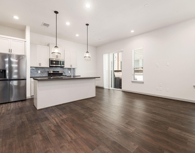 725 N Emile Street - Photo Thumbnail 7
