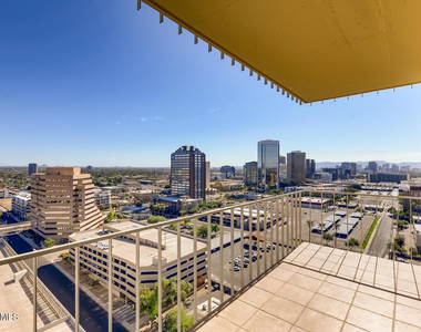 207 W Clarendon Avenue - Photo Thumbnail 4