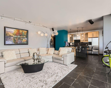 207 W Clarendon Avenue - Photo Thumbnail 2