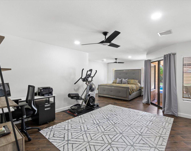 10628 E Cinnabar Avenue - Photo Thumbnail 10