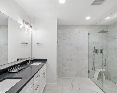 10628 E Cinnabar Avenue - Photo Thumbnail 12