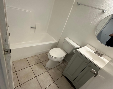 2808 N 43rd - Photo Thumbnail 7