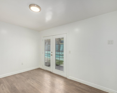 1100 W 12th - Photo Thumbnail 11