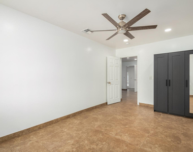 1100 W 12th - Photo Thumbnail 22
